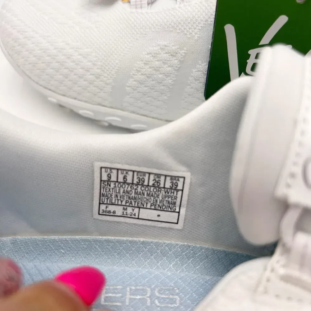 Skechers Slip Ins Womens Breathe Easy Knitty Waves Sneakers Size 9 White NIB